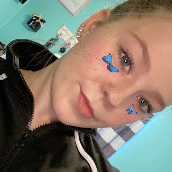 Meet your Posher, Ashlyn - Picture 1 of 1